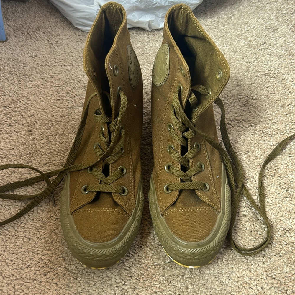 Wedge converse army green